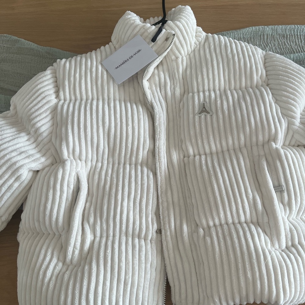 White Puffer Jacket - Plush Ribbed Design unisex brand new never worn